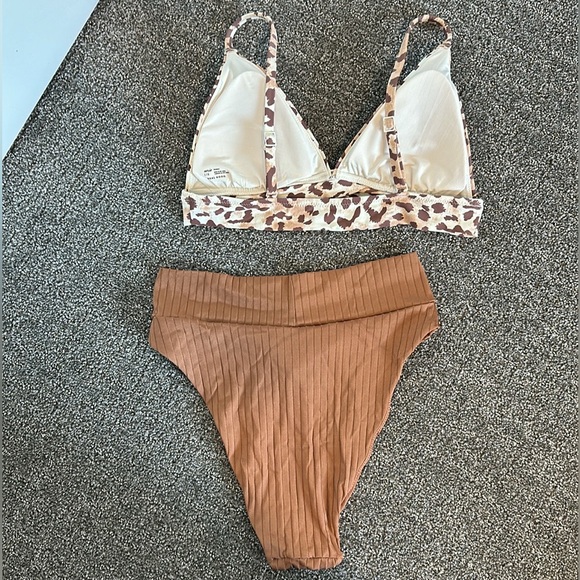 Aerie Bikini Set. Ribbed Brown Bottoms w/Leopard Print Top. In Perfect Condition - Picture 2 of 3